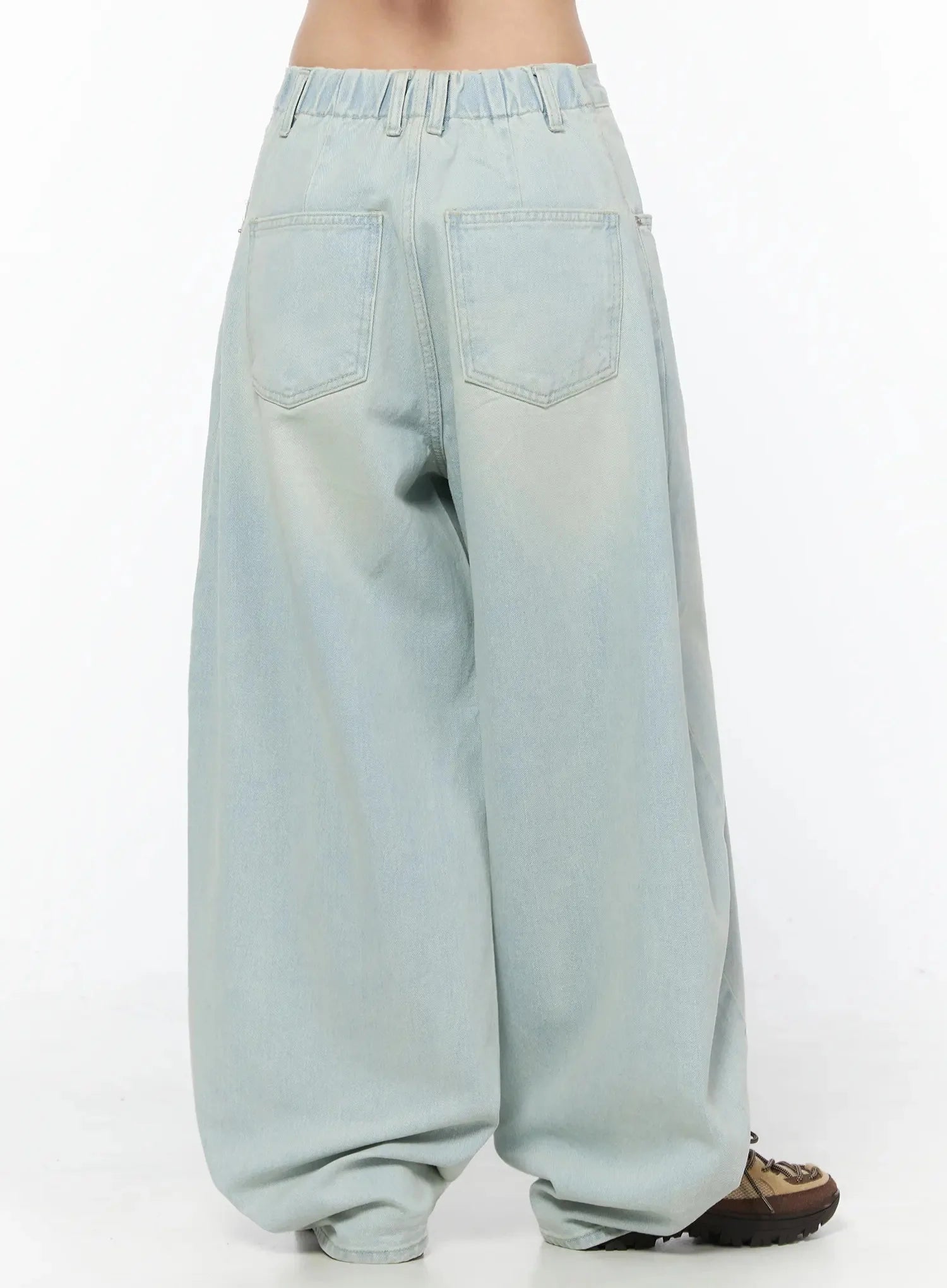 Kaela Light Wash Baggy Jeans IG507