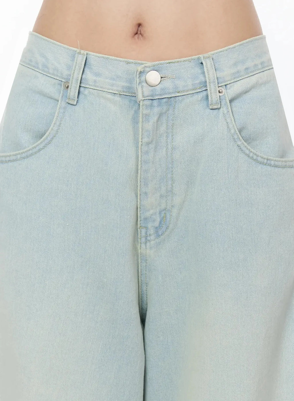 Kaela Light Wash Baggy Jeans IG507