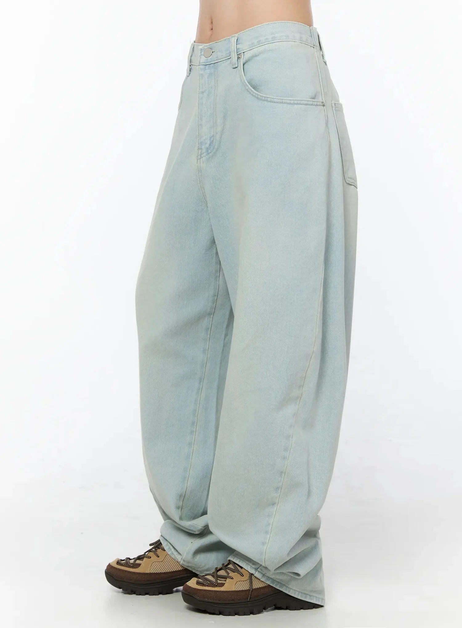 Kaela Light Wash Baggy Jeans IG507