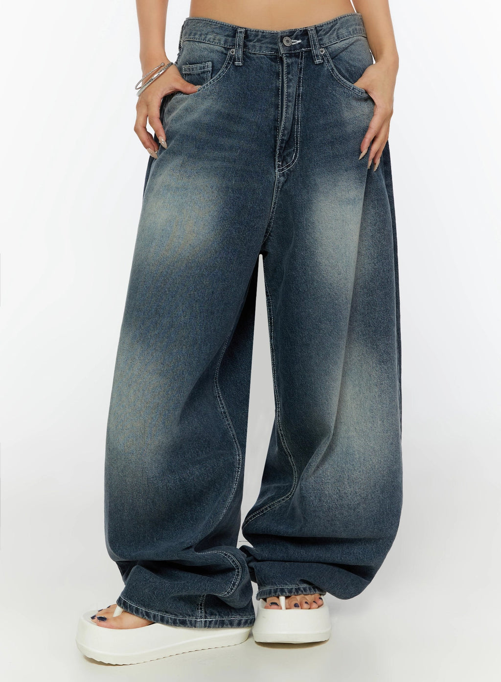 Kenji Baggy Wide-Leg Jeans IL524
