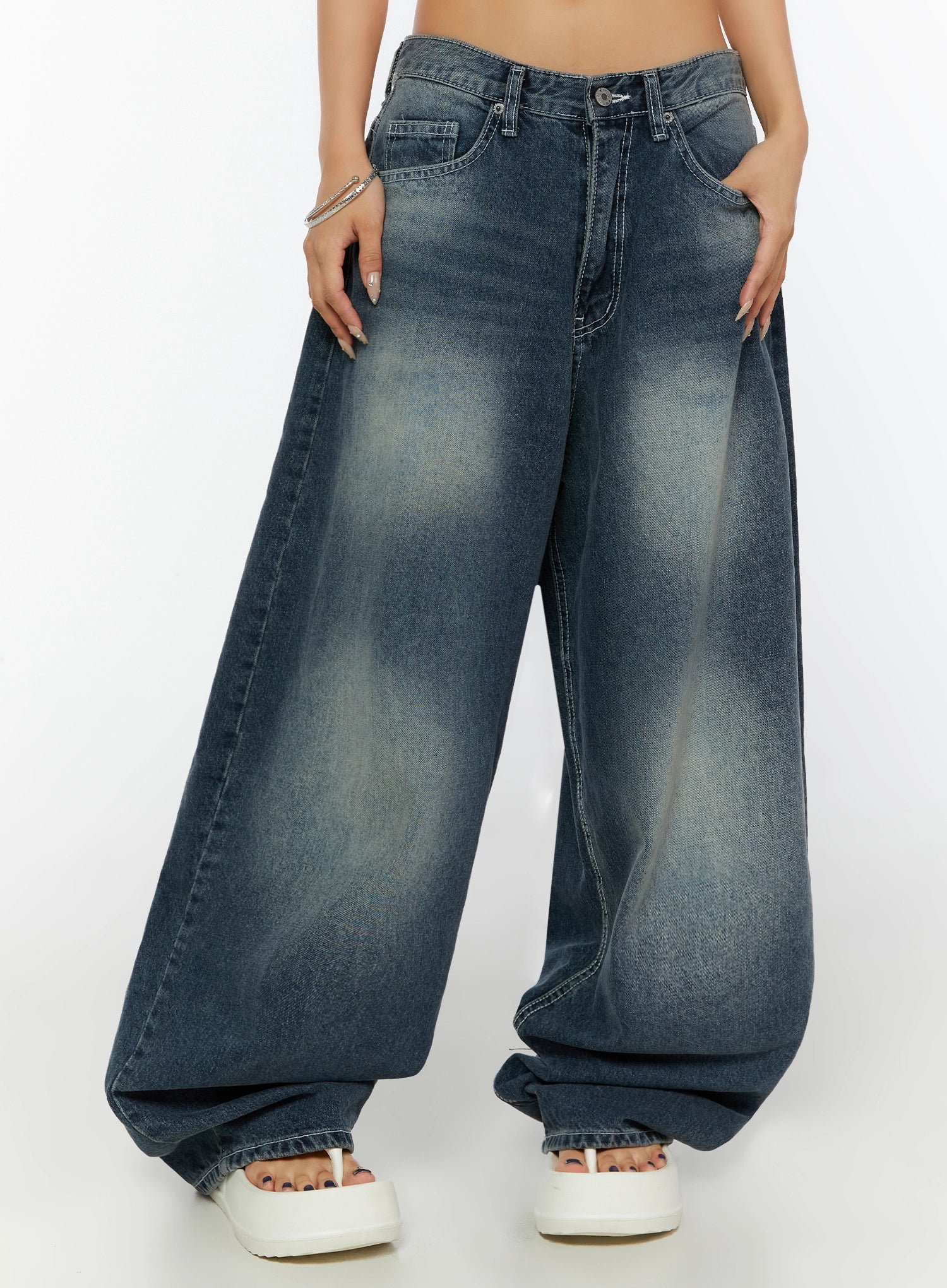 Kenji Baggy Wide-Leg Jeans IL524