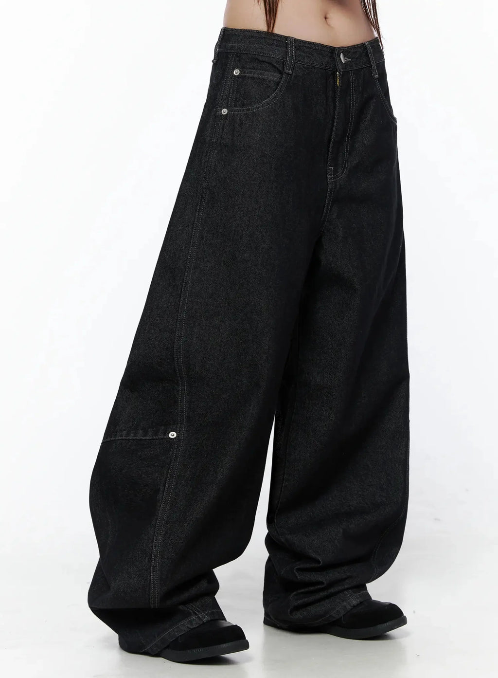 Maelani Rivet Wide Balloon Jeans IL502