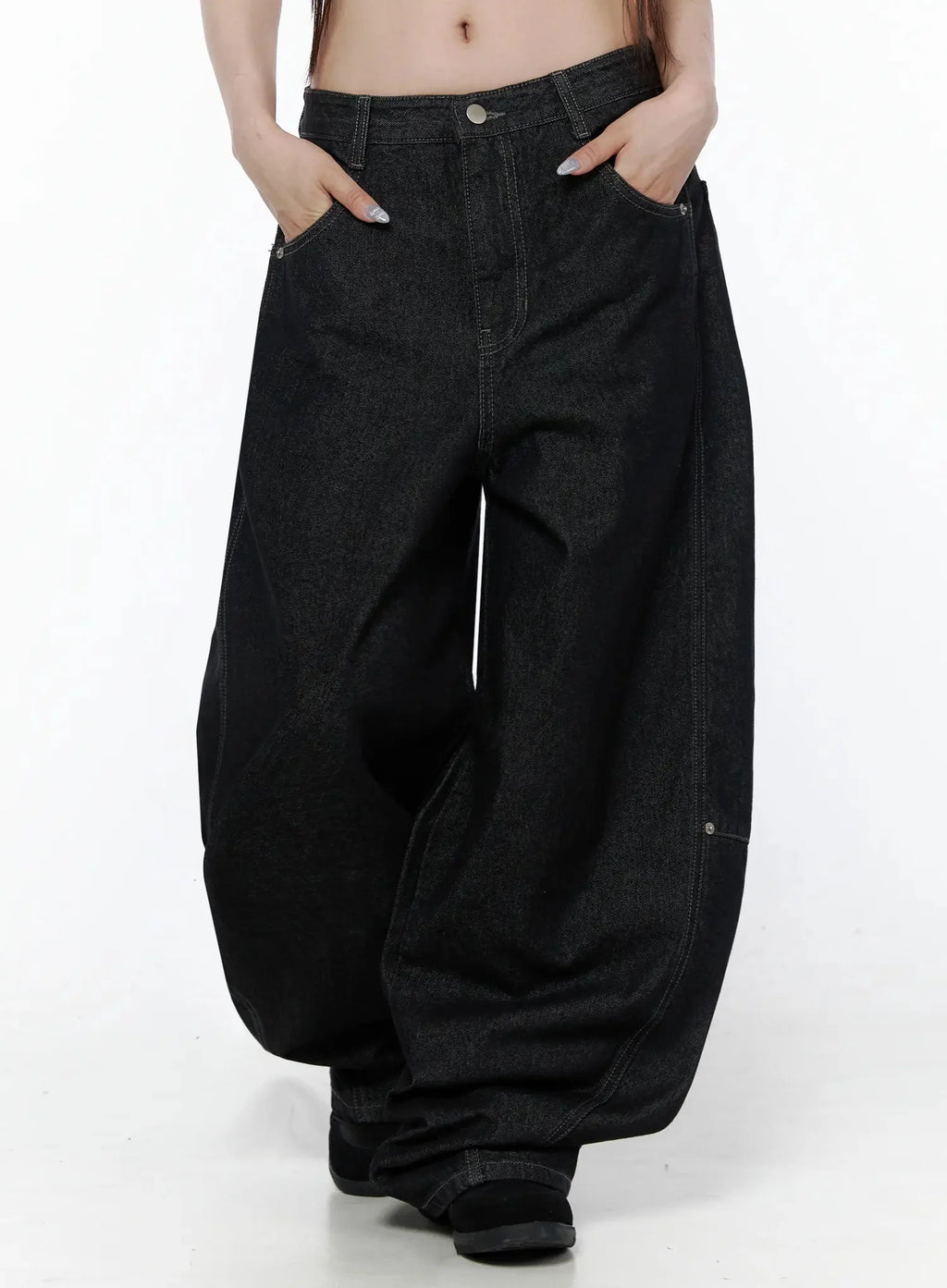Maelani Rivet Wide Balloon Jeans IL502
