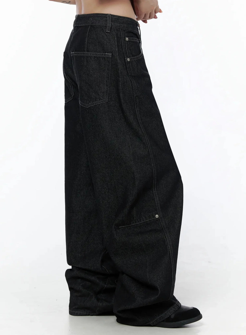 Maelani Rivet Wide Balloon Jeans IL502