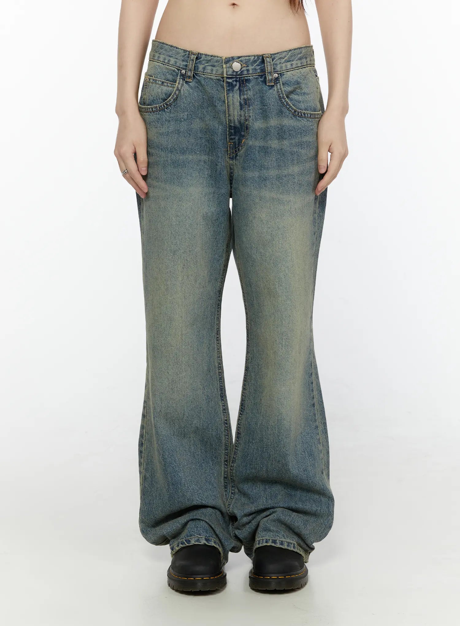 Mave Vintage Wash Flared Jeans CG504