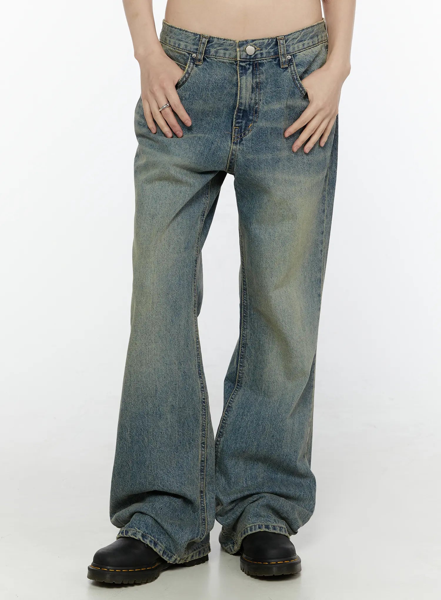 Mave Vintage Wash Flared Jeans CG504