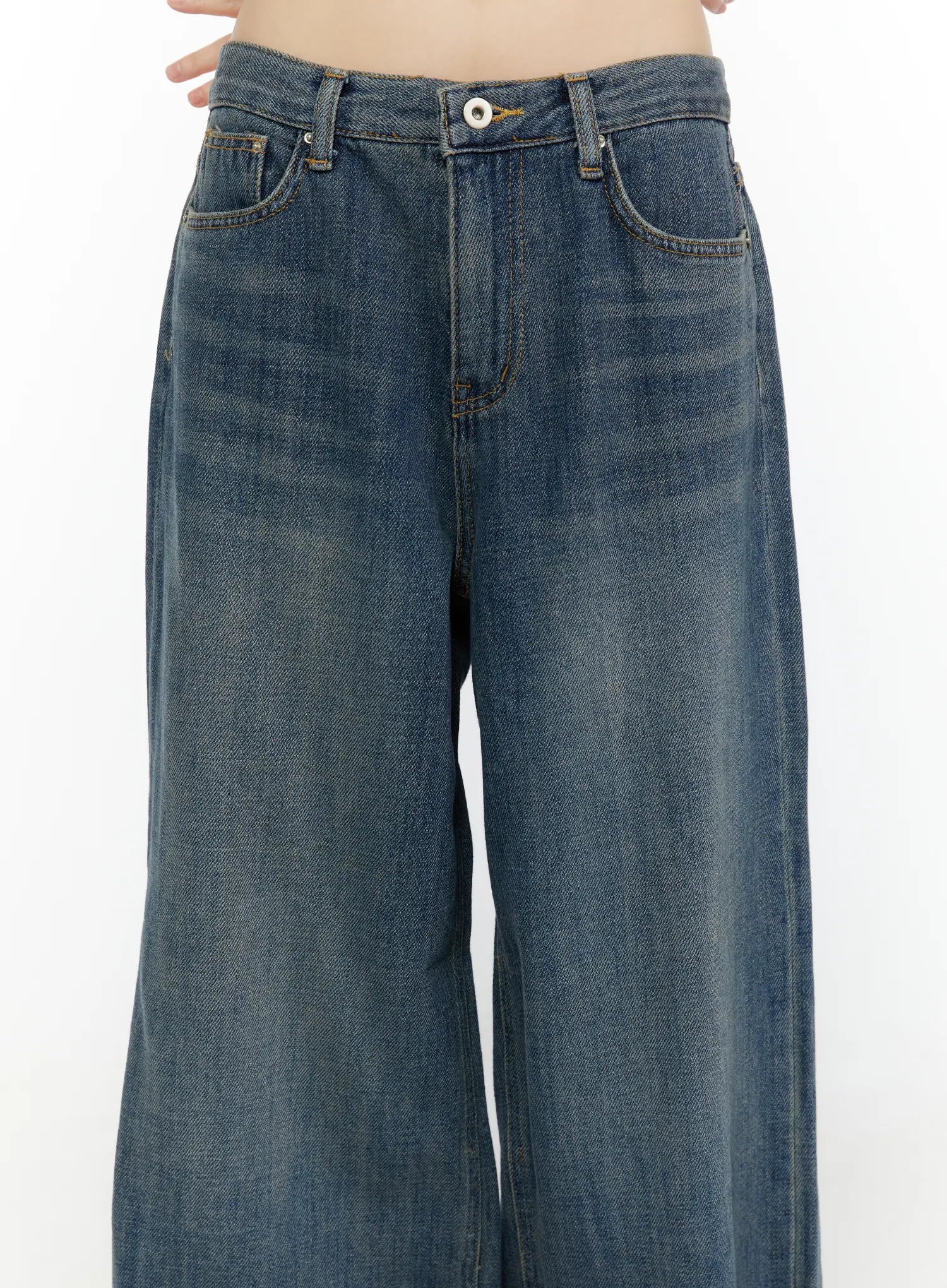 Michaela Low-Rise Baggy Jeans CG512