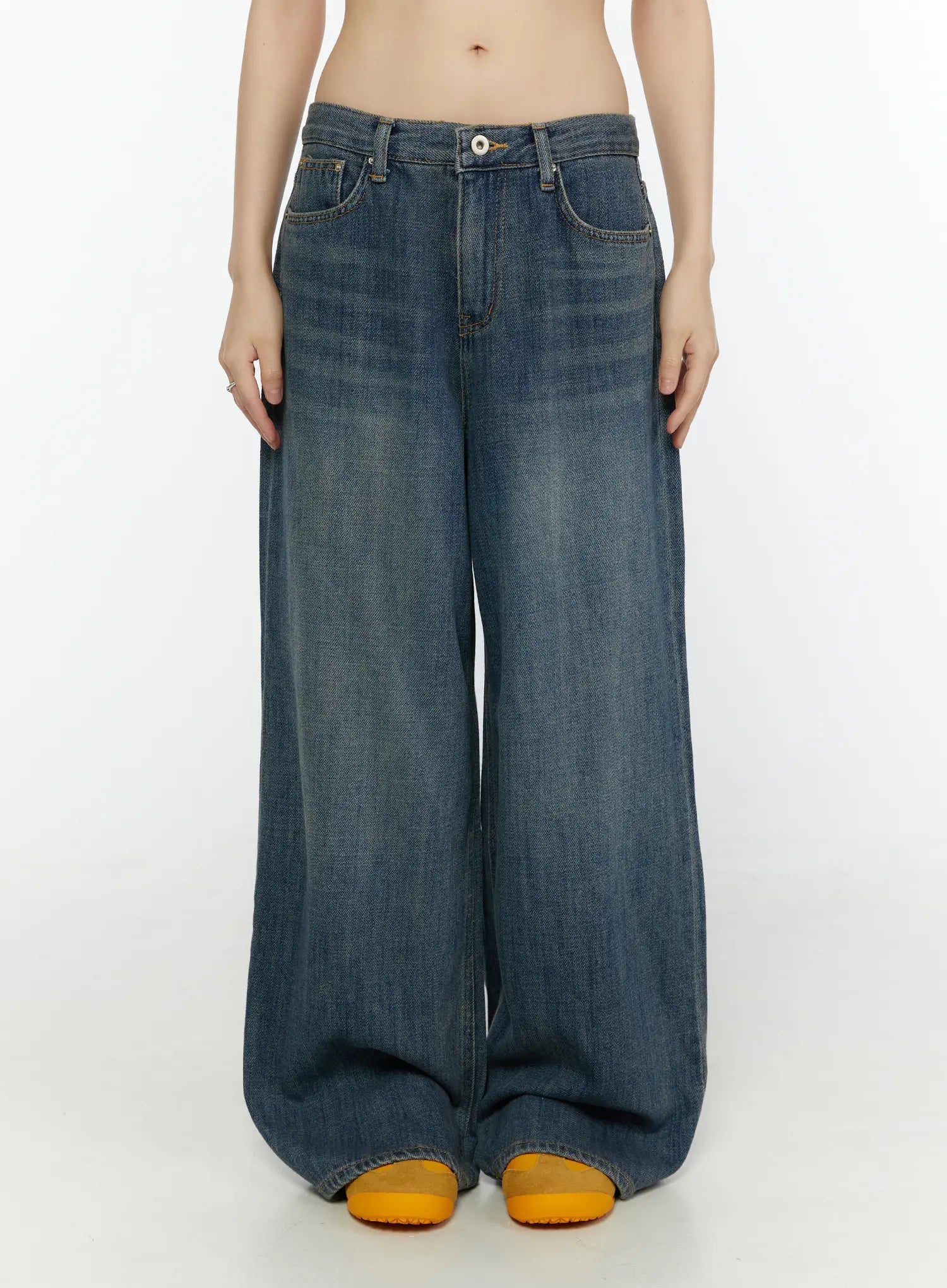 Michaela Low-Rise Baggy Jeans CG512