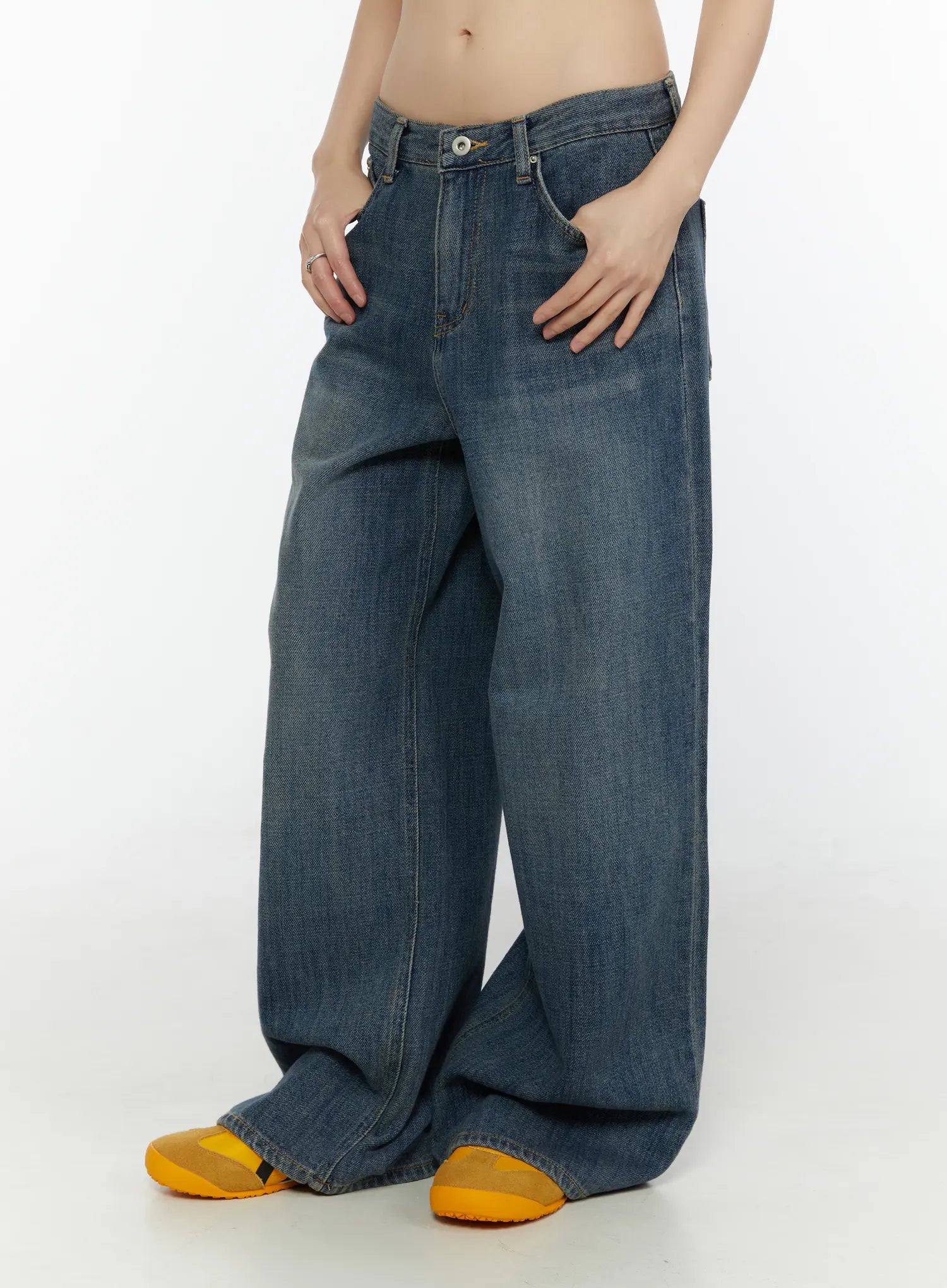 Michaela Low-Rise Baggy Jeans CG512