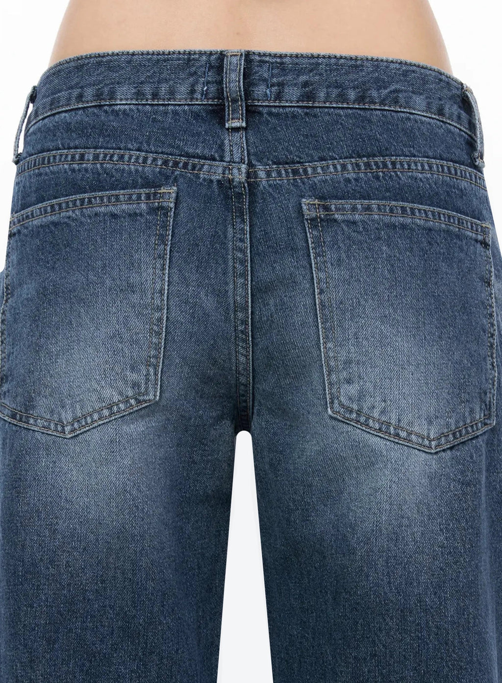 Ollie Low-Rise Straight Jeans IL531