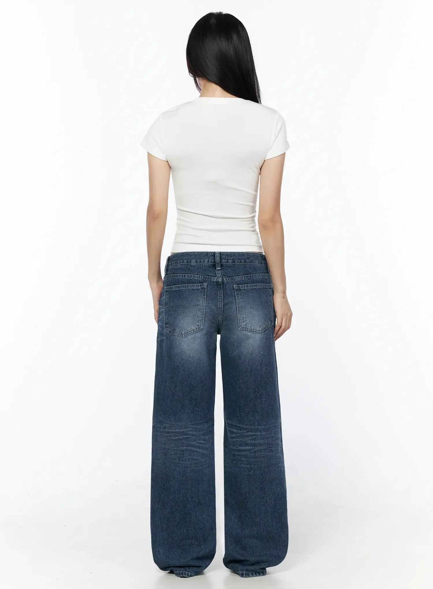 Ollie Low-Rise Straight Jeans IL531