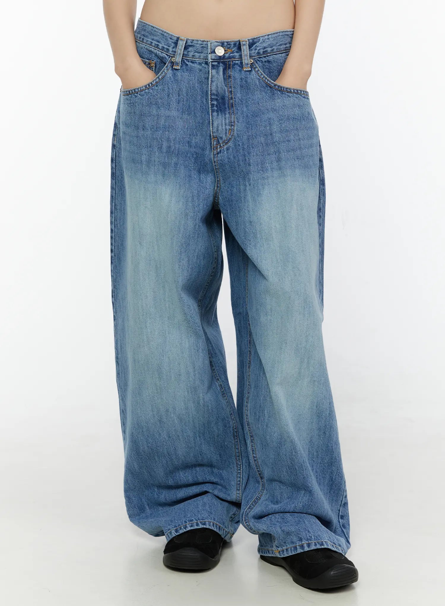 Robbie Washed Wide Leg Jeans CG511