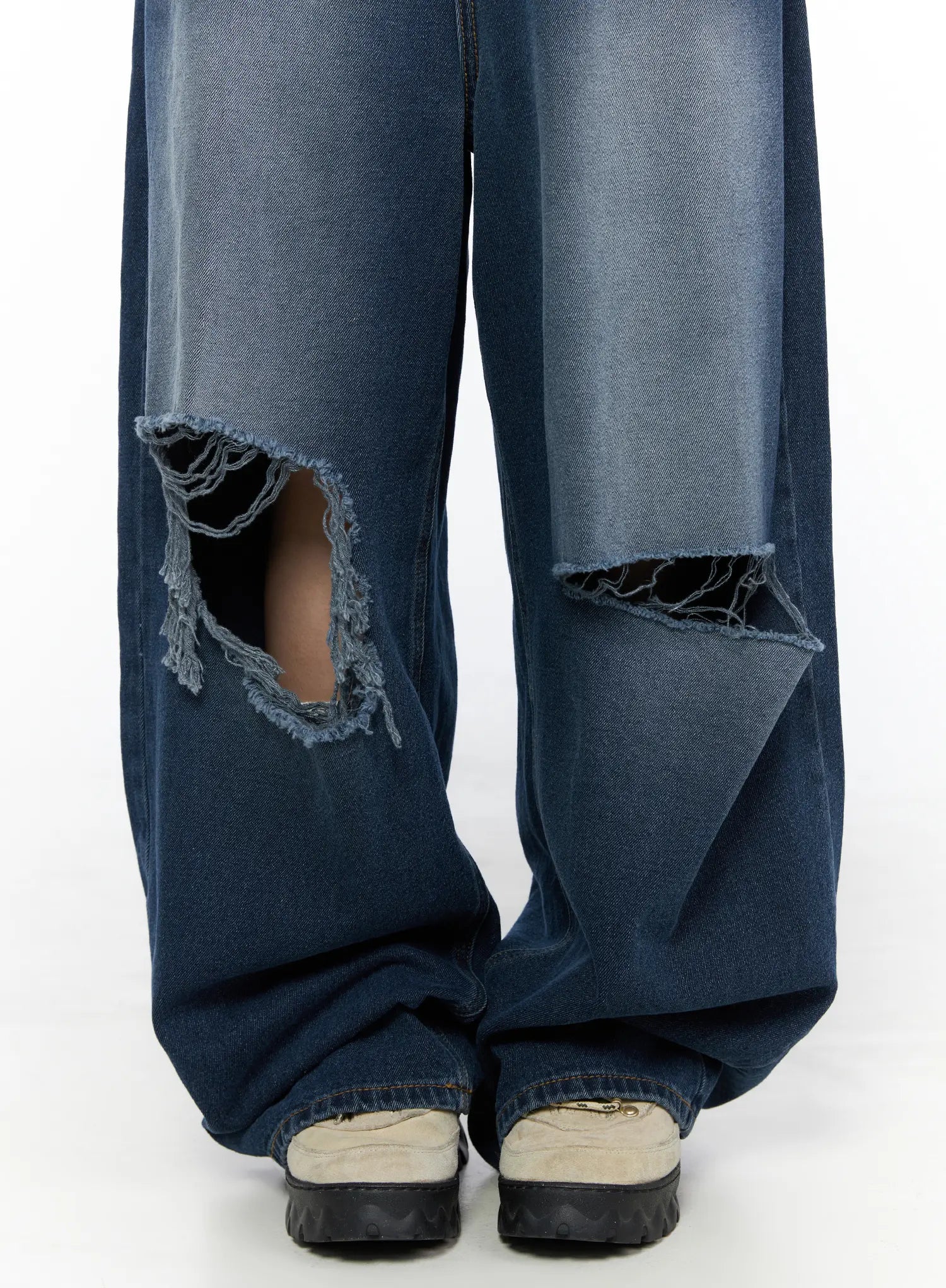 Zovie Distressed Washed Wide Leg Jeans CL514