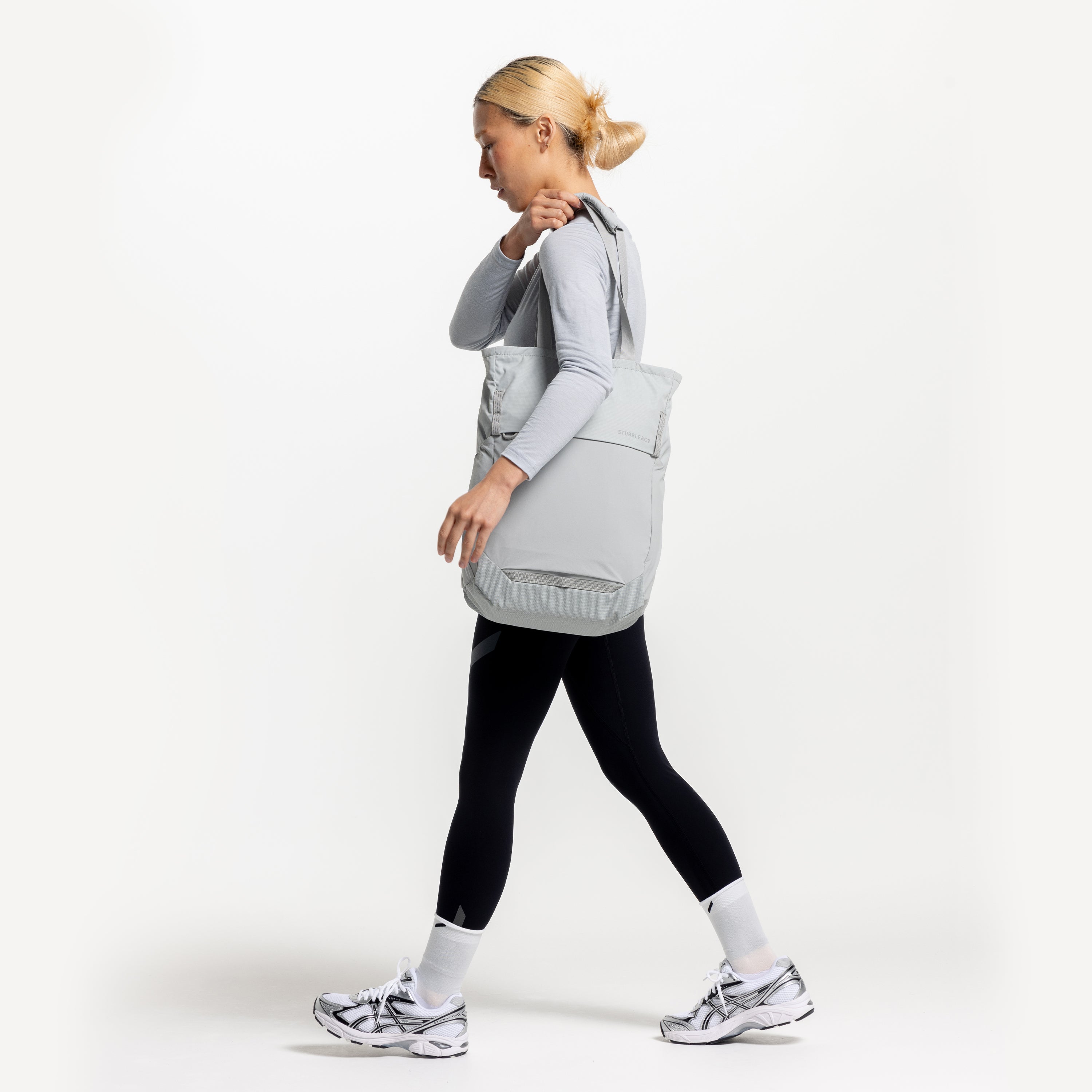 Motion Tote Pack 18L