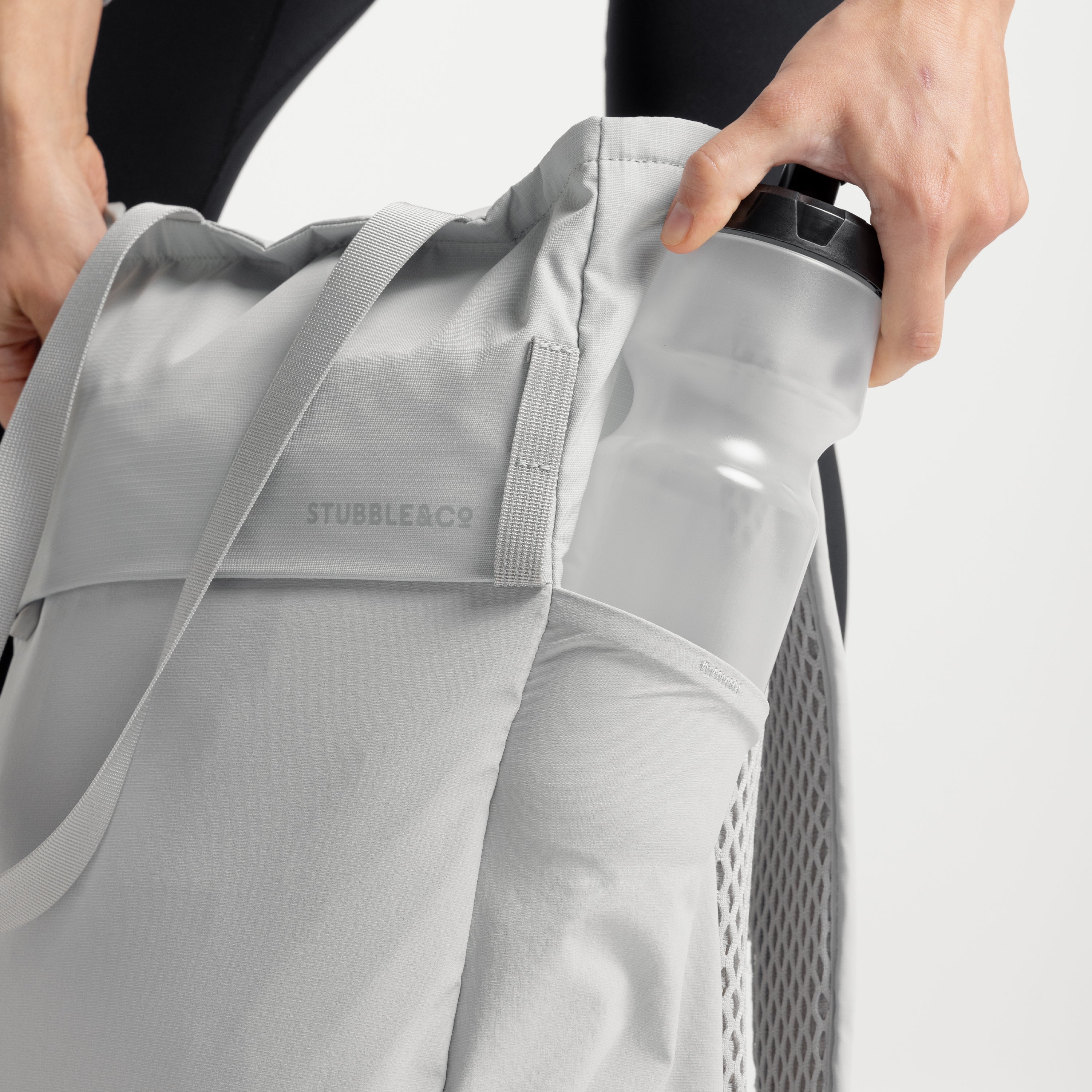 Motion Tote Pack 18L