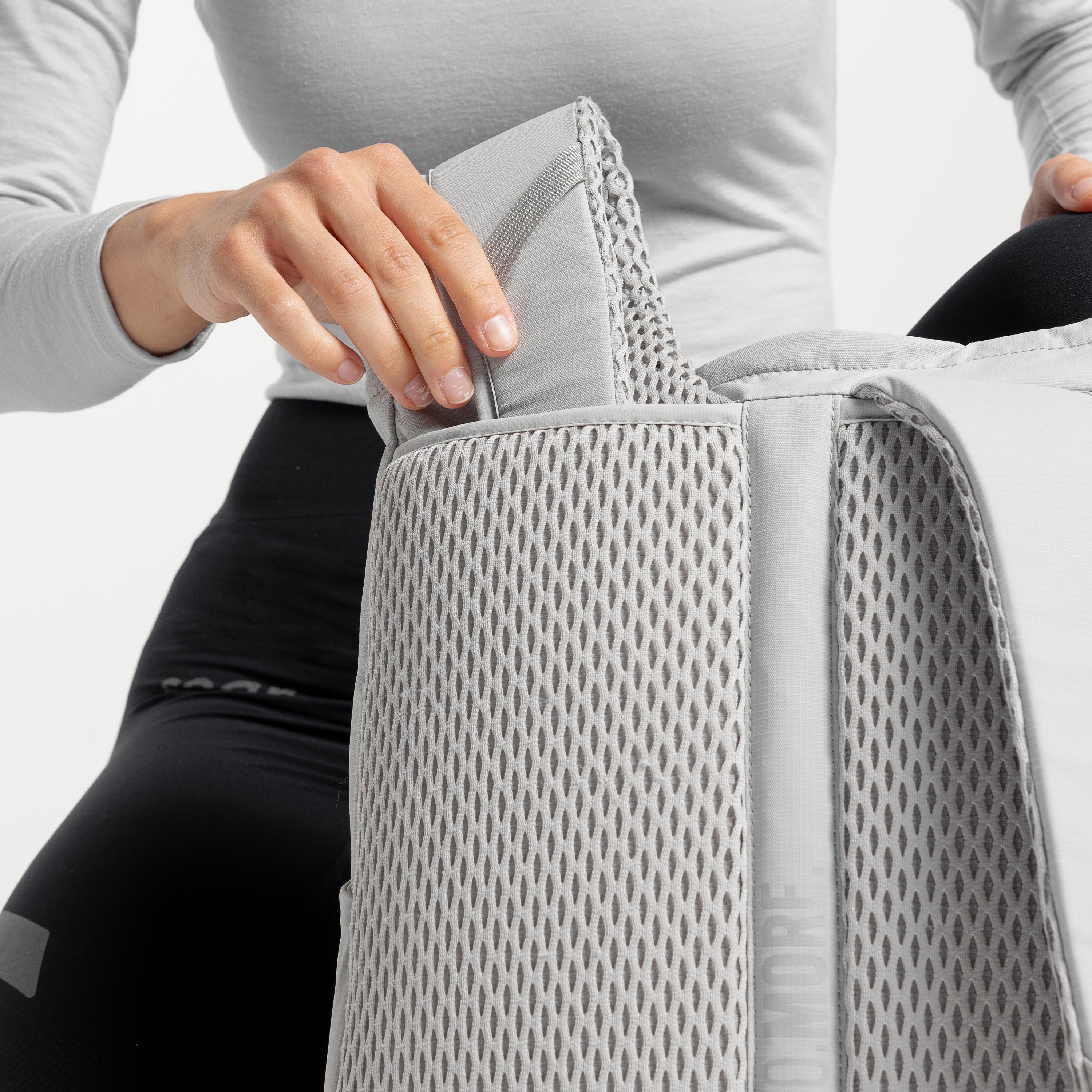 Motion Tote Pack 18L