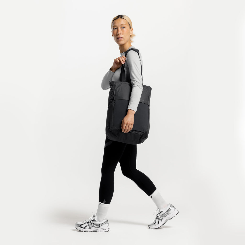 Motion Tote Pack 18L