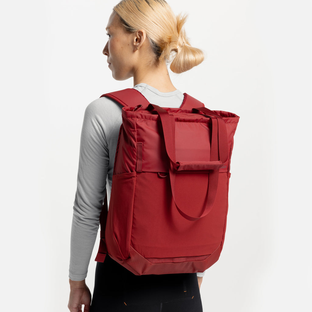 Motion Tote Pack 18L