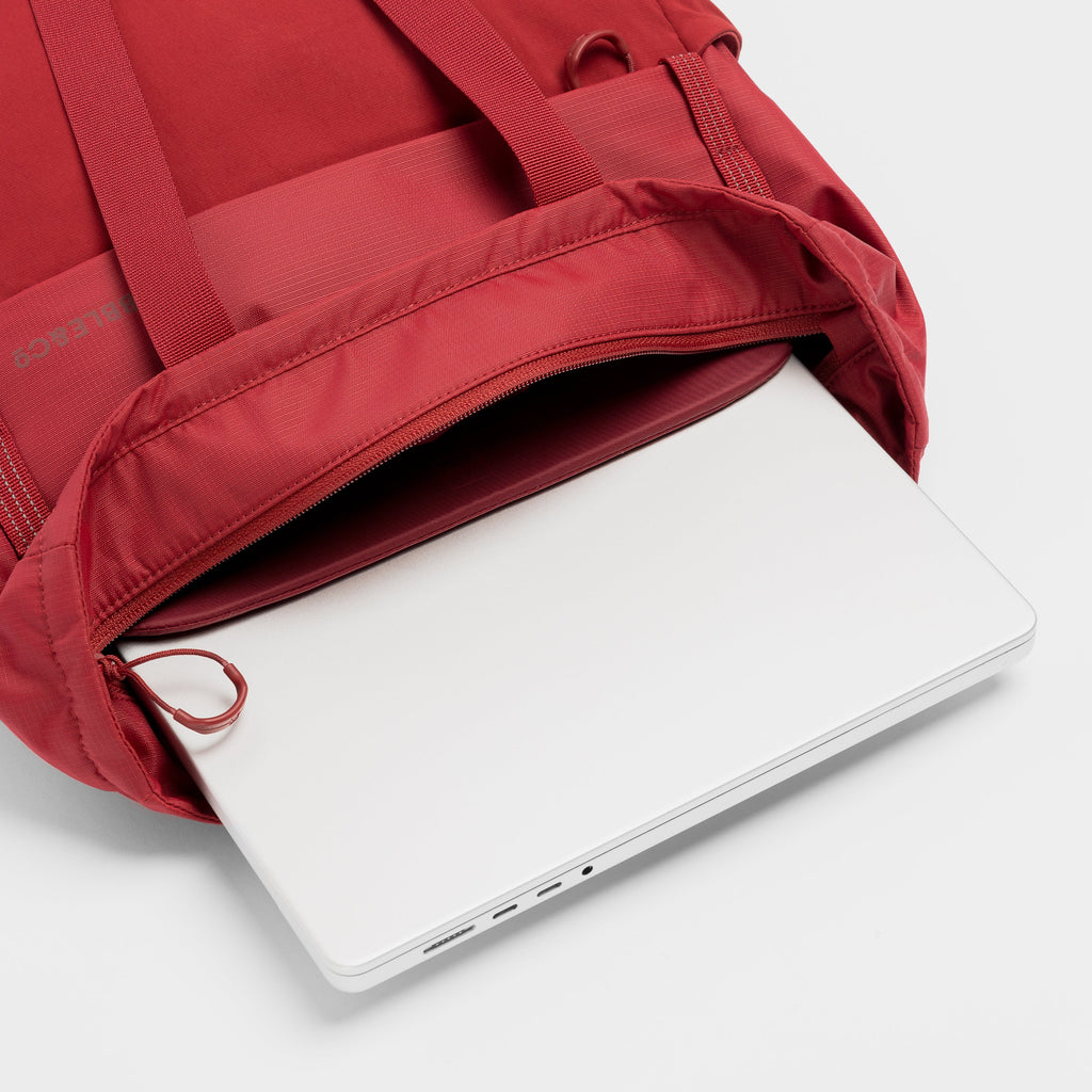Motion Tote Pack 18L