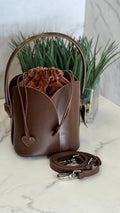 Elegance Charm – Genuine Leather Bucket Bag with Top Handle and Adjustable Strap