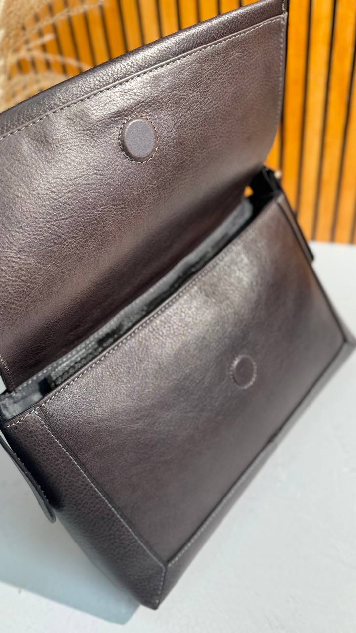 Genuine Turkish Leather Shoulder Bag for Business & Everyday Elegance