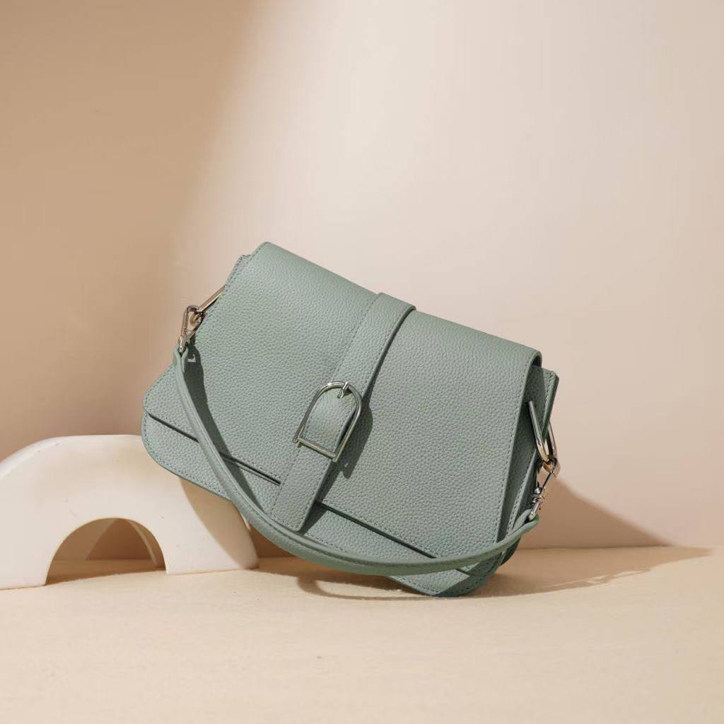 LÉCLAT – Premium Genuine Leather Bag with Timeless Structure. Women’s shoulder bag