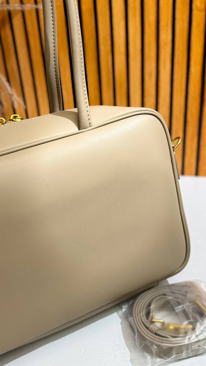 Linea Eleganza — Classic Genuine Leather Bag with Adjustable Strap. Women’s shoulder bag