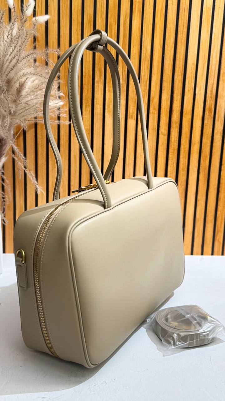 Linea Eleganza — Classic Genuine Leather Bag with Adjustable Strap. Women’s shoulder bag