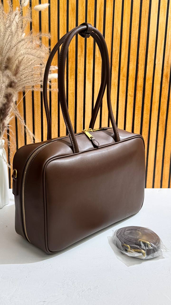 Linea Eleganza — Classic Genuine Leather Bag with Adjustable Strap. Women’s shoulder bag