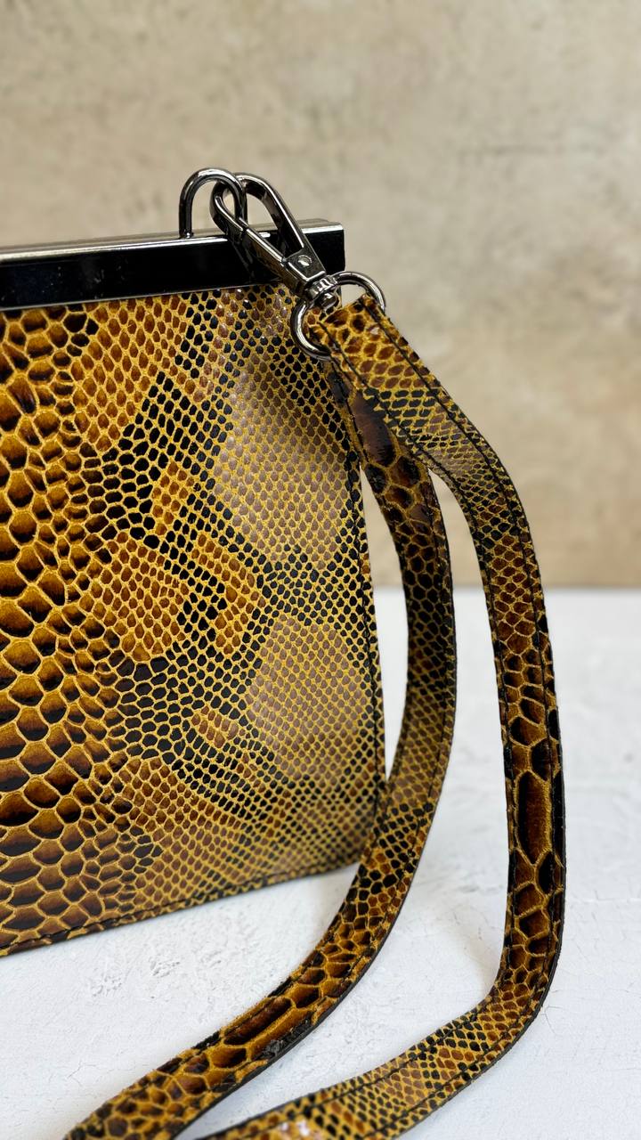 Italian Chic — genuine leather clutch bag