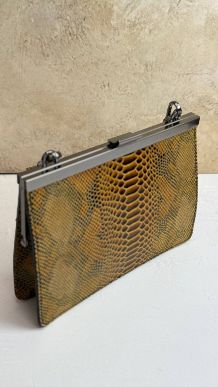 Italian Chic — genuine leather clutch bag