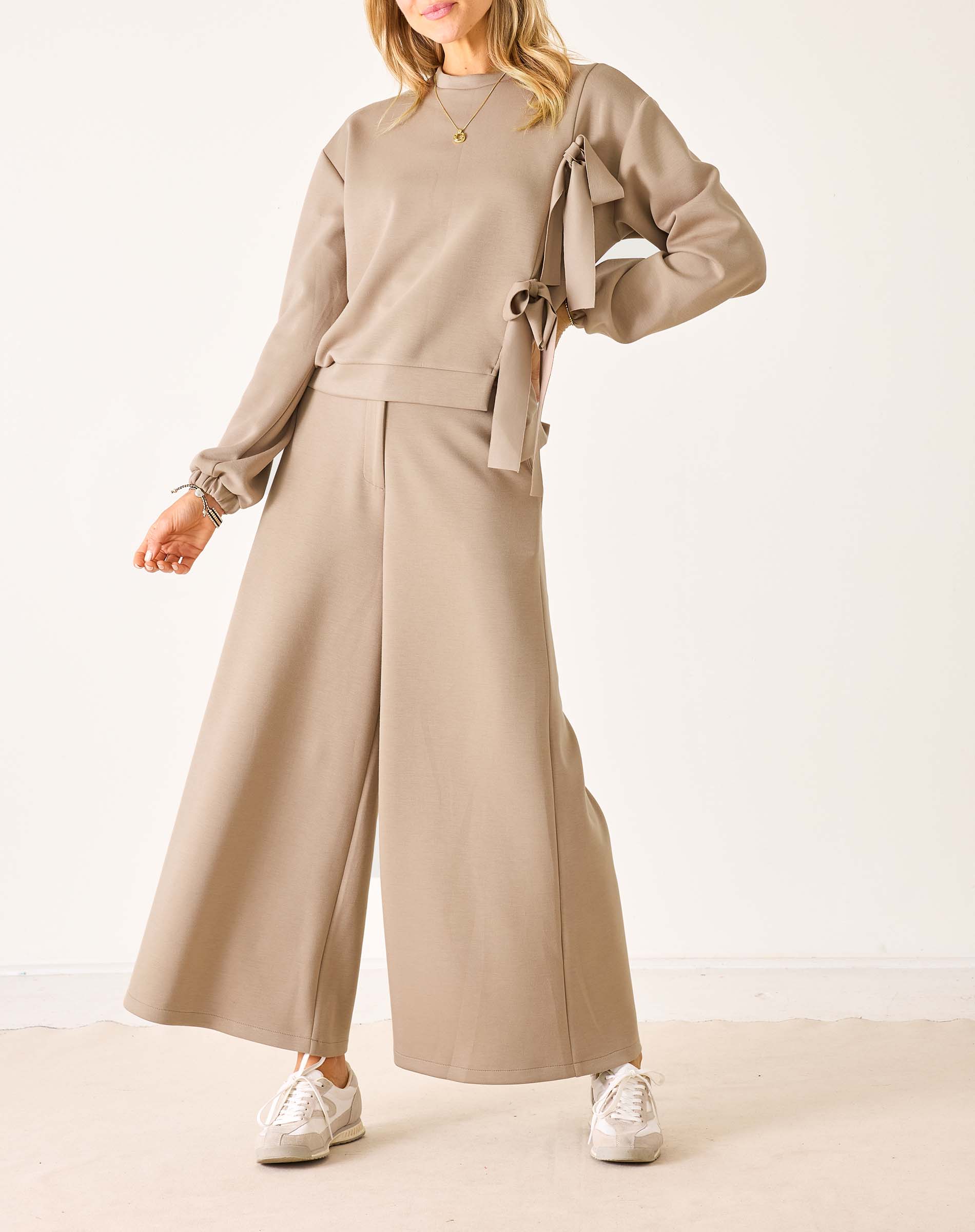Simone Bow Crewneck Sweatshirt