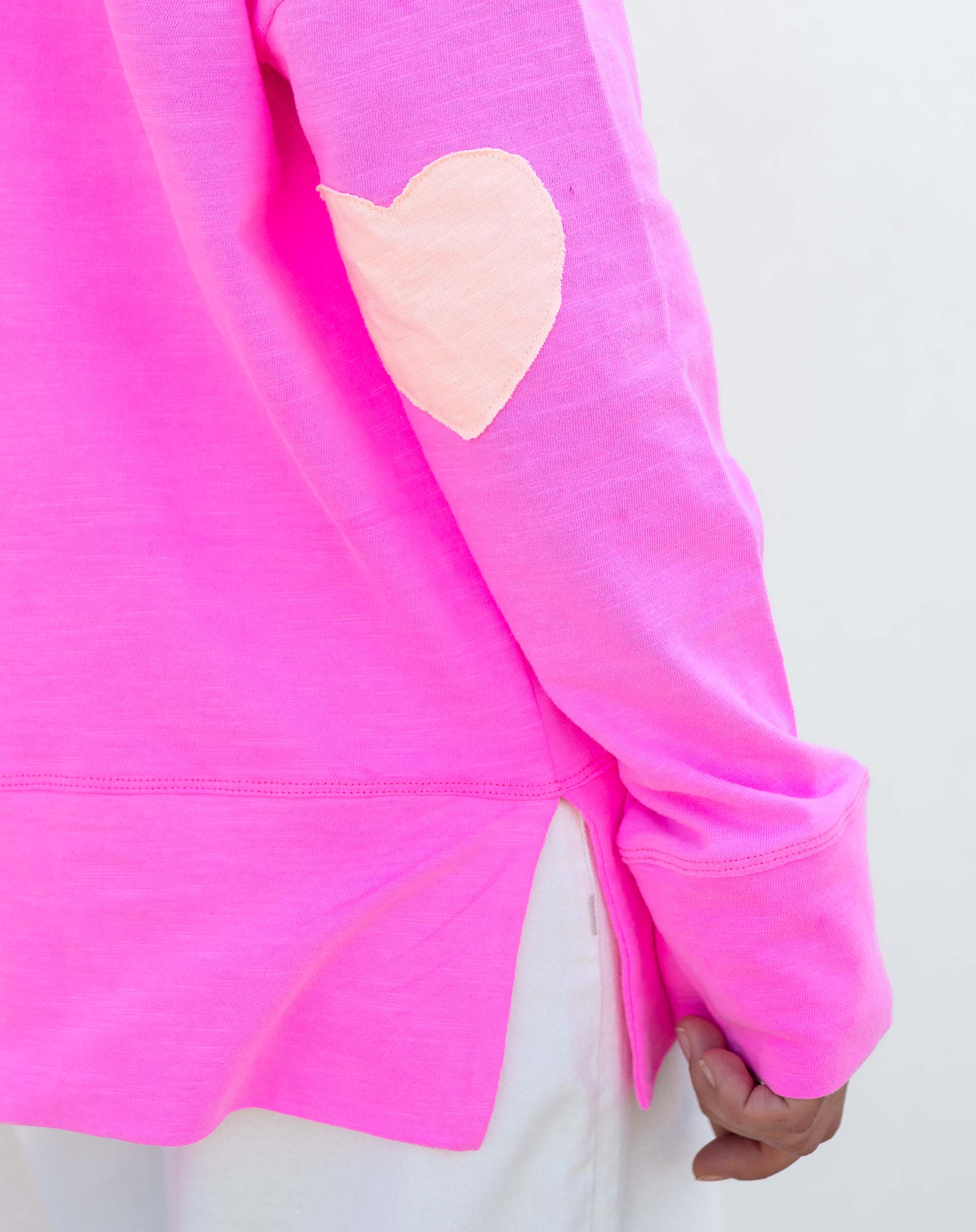 Amour Tee